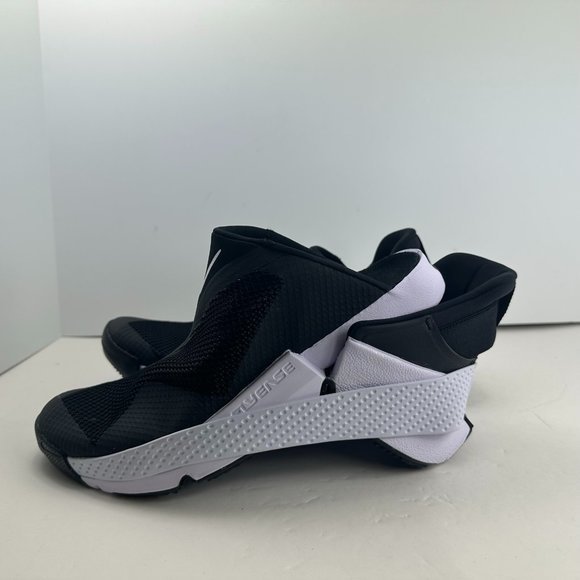 NEW Nike Go FlyEase Womens Laceless Shoes Black/White DR5540 002